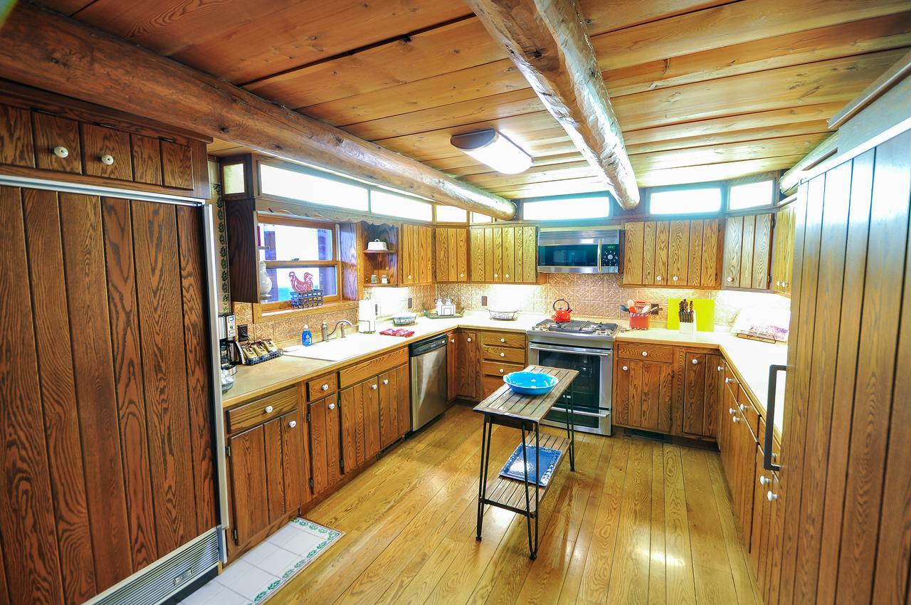 Glacier Homestead Coram ภายนอก รูปภาพ